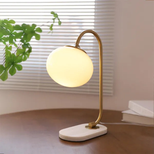 Marshmallow Bordslamp I Metall Och Glas