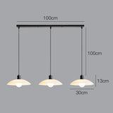 Minimalistisk Taklampa Av Vitmålat Glas