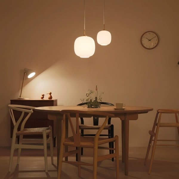 Modern Nordisk Taklampa Radihous I Opalglas