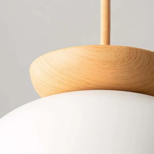 Nordisk Taklampa Tillverkad Av Halvträ