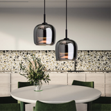 Pendellampa I Nordiskt Svart Glas