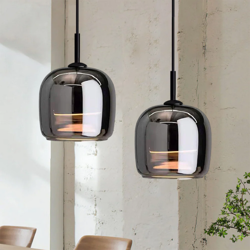 Pendellampa I Nordiskt Svart Glas