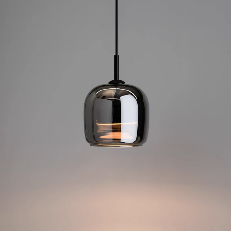 Pendellampa I Nordiskt Svart Glas